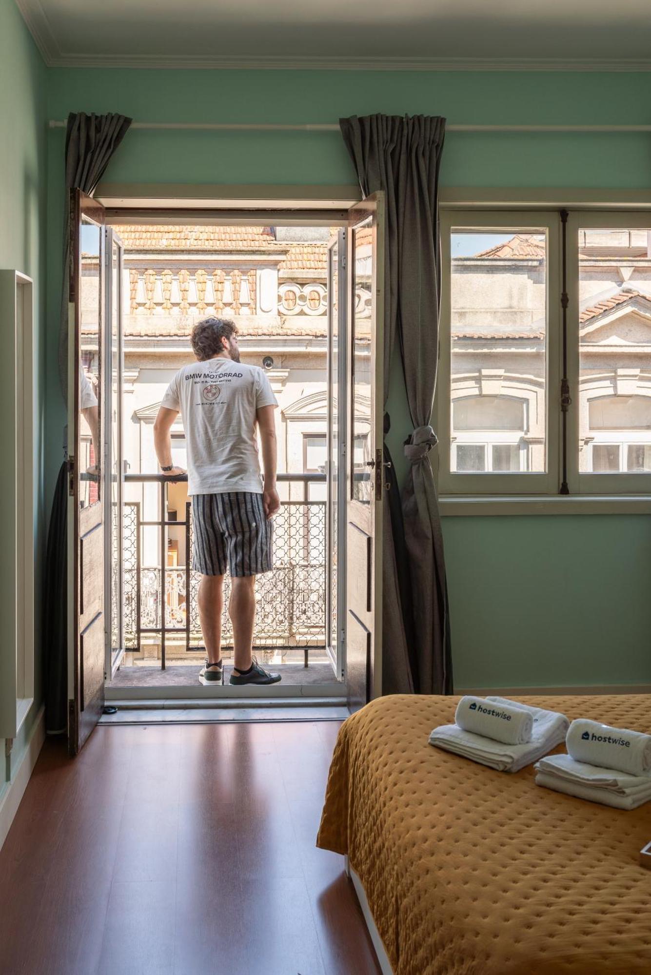 Host Wise - Colorful Bright Flat With Balcony Appartement Porto Buitenkant foto